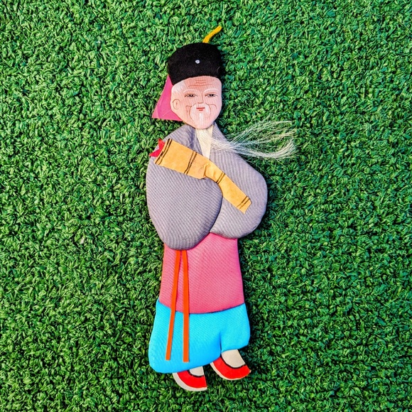 7 Vintage Silk Art Asian Traditional Dress Chinese 1970s Hanging Decoration Set - Picture 9 of 9